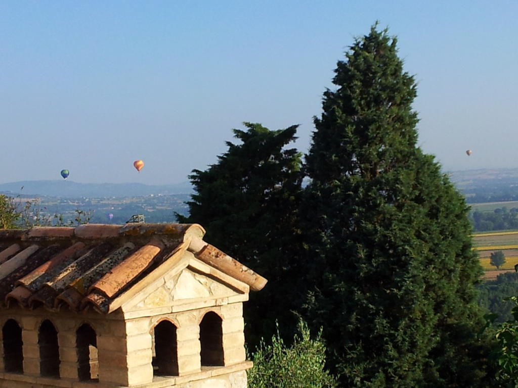 Agriturismo La Torraccia Todi Exterior foto